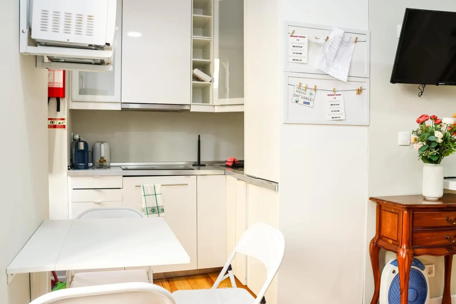 Residencia Queiros - Apartamento T1 Lisbon Apartment